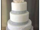 Deux nouvelles créations! Wedding cake ou pièces montée en pâte à sucre ;-)