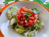 Salade de truite fumée, condiments aux graines de moutarde