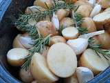 Pommes de terre nouvelles à l’ail et au romarin