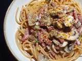 Spaghetti, sauce crémeuse au bacon et aux champignons
