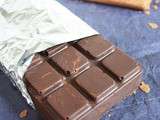 Tablettes de chocolat fourrées à la pralinoise et crêpes dentelles