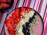 Smoothie bowl fraises et flocons d'avoine (vegan)