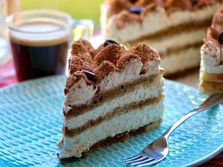 Layer cake Tiramisu (gâteau à étages)
