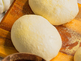 Pâte à pizza à la semoule ultra moelleuse