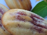 Madeleines à la confiture de fraises
