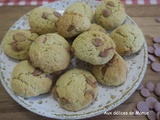 Cookies à la poudre d'amandes et chocolat ruby