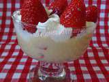 Crème vanille au lait concentré et fraises
