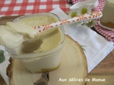 Crèmes au lait d'amande et compotée de mangue, à la yaourtière