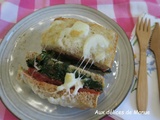 Croque monsieur aux épinards à la cancoillotte, tomate et mozzarella