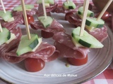 Pics apéritifs à la rosette, tomate cerise , concombre et comté