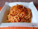 Spaghettis aux pousses de soja, tomates et curry