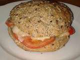 Burger time ! #burger #beef #tomatoes #cheese bon appétit ! #food #dinner #instafood #faitmaison #homemade