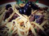 Linguinis aux boeuf et champignons, tapenade aux deux olives, parmesan et roquette