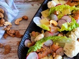 Salade de crudités, chou fleur et saumon fumé