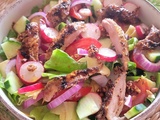 Salade de crudités et poulet sauce barbecue basque