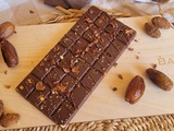 Tablette chocolat noir – insert pâte de dattes