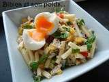 Salade de pâtes au crabe, poivrons et artichaut, basilic et œufs mollets