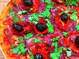 Pizza aux oignons rouges