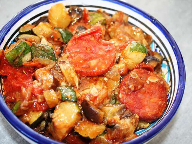 Cuillères apéritives tomates, mozza et chorizo - La cuisine de Chris