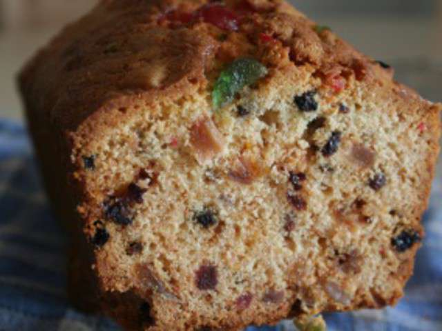 Recettes de Cake Classique aux Fruits Confits
