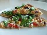  Pizza des restes  avec chorizo, feuilles de brocoli, mozzarelle, bûche de chèvre