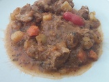  Surprises  de cochon au curry matsaman, dés de carottes et pommes de terre, tomate olivette