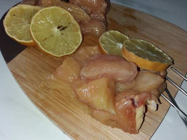 Filet de poulet mariné au citron et aux épices - la cerise sur le maillot