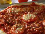 Pizza siciliana au chorizo et à la tomate