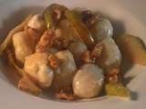 Gnocchis au gorgonzola, poires et noix caramélisées