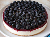 Cheesecake aux mûres et fleurs de sureau