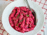 Pâtes roses, sauce crémeuse betterave et féta