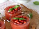 Soupe froide de tomates, tartare de fraises balsamique