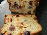 Cake aux cranberries, raisins blonds § myrtilles