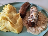 Andouillettes à la moutarde et au vin au four