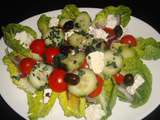 Salade à la grecque, vinaigrette au citron et à la spiruline