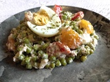 Salade de petits pois, tomates cerises et miettes de crabes