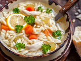 10 recettes faciles de soupe d’orzo (confortables et délicieuses)