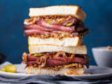 14 meilleurs plats d’accompagnement pour les sandwichs au pastrami