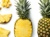 Comment faire mûrir un ananas (4 façons simples)