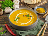 Soupe de potiron au ▷ curry, lait de coco & gingembre