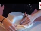 Tuto : Comment recouvrir un gâteau de pâte à sucre