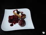 Biscuit amande-mûre, ganache montée passion, sorbet mûre