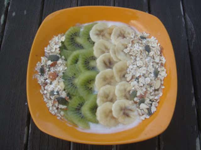 Recettes de Smoothiebowl Cereales Banane Kiwi Avoine Amandes Courge ...