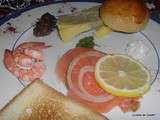 Entrée foie gras tupperware, saumon fumé à l'assiette