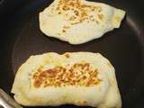 Cheese naan ou naans au fromage