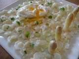 Chou-fleur mi cuit « comme un carpaccio », radis blanc, asperges blanches et vinaigrette d’icelles, œuf poché : Frotter