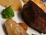 Filet pur de bœuf à la béarnaise de truffes, gratin dauphinois, chicons, chou romanesco, potiron : La Loreley