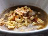 Comfort foods: soupe de chicons aux tortellinis, fromage bleu & noisettes pour Culino Versions