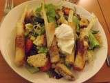 Salade repas: asperges roulées brick/jambon & oeuf poché