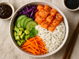 Poke bowl saumon : guide étape par étape